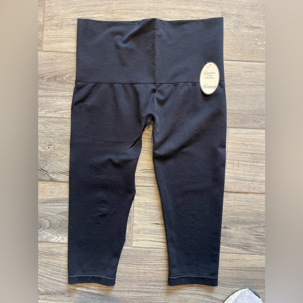 🔥NWT Soma slimming Crop Legging